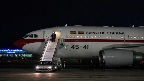 Aterrizaje de emergencia en Ankara del avión de Pedro Sánchez por un problema técnico