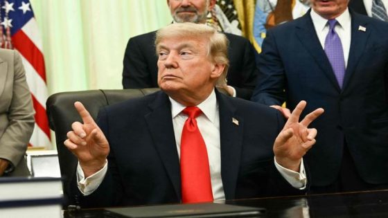 Trump anuncia el levantamiento inmediato del bloqueo marítimo estadounidense sobre Irán.